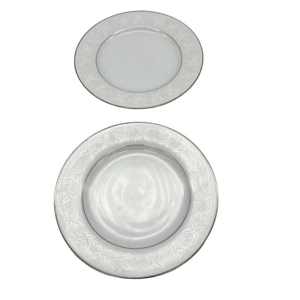 Fine China of Japan Huntington 2 Bread Butter Plates White Flowers Platinum Trim